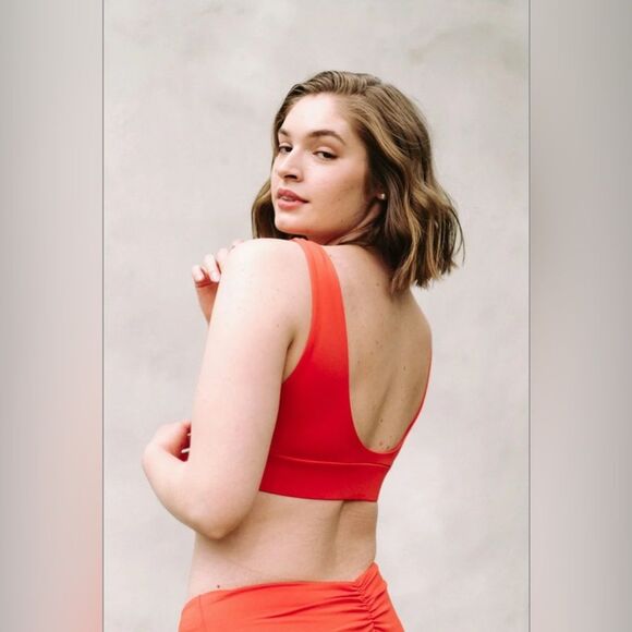 Londre Bodywear Sports Scoop Top, High Leg Scrunch Bottom Fiesta Red Size XL NEW - Picture 1 of 13